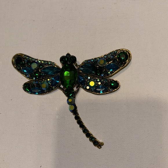 Beautiful Rhinestone Dragonfly on Gold-tone 3” by 3.75” - Picture 5 of 9